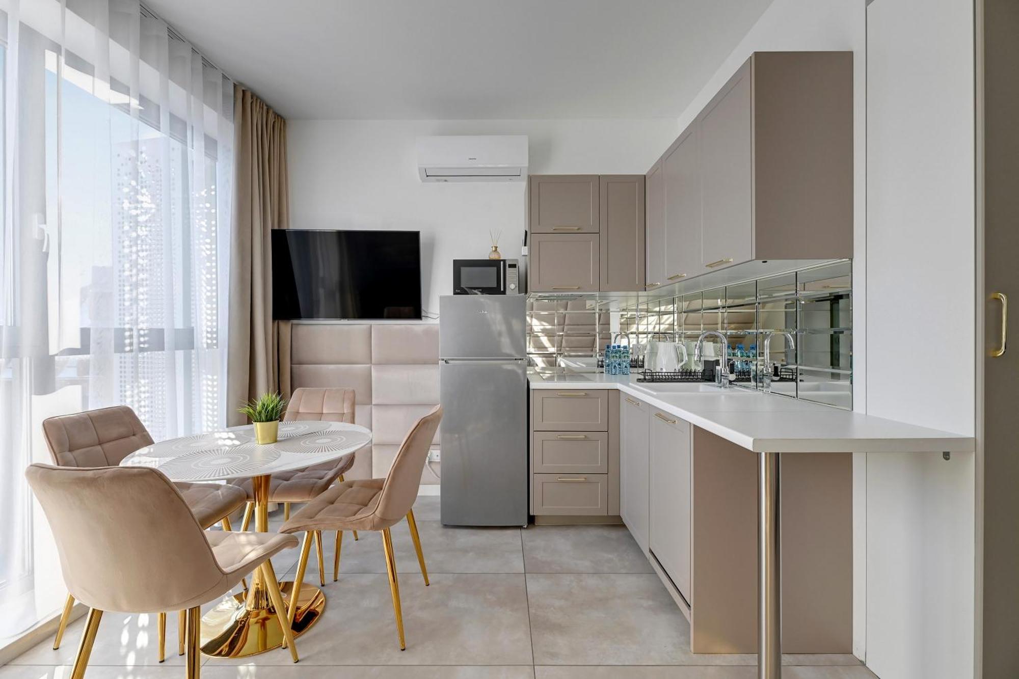 Granaria Prime Location By The River Apartment Gdansk